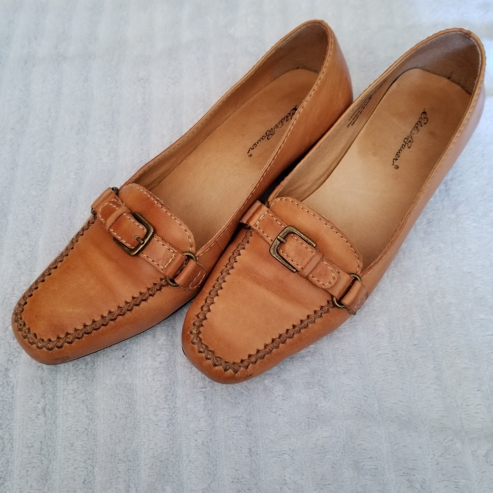 Womens Eddie Bauer-buckle top shoes